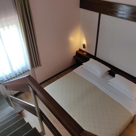Hotel Капракота Екстериор снимка
