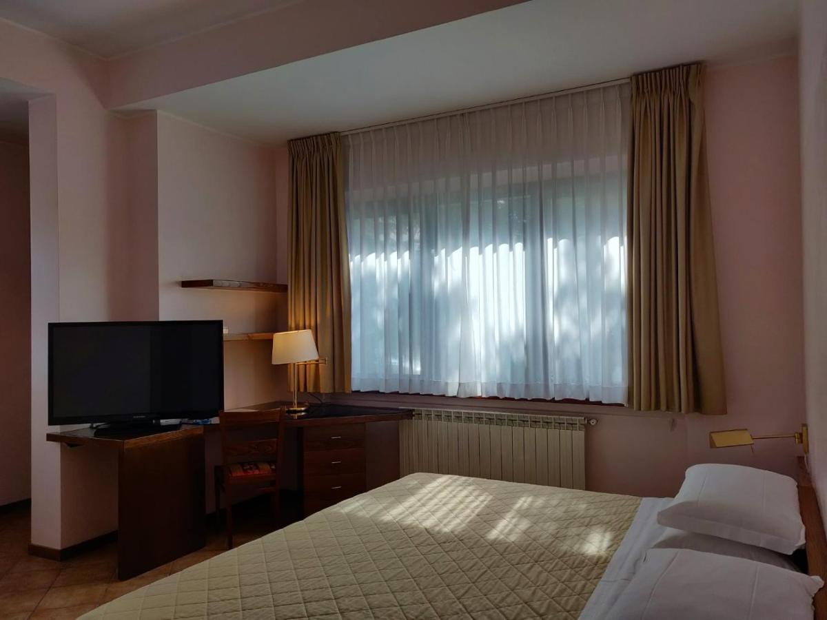 Hotel Капракота Екстериор снимка
