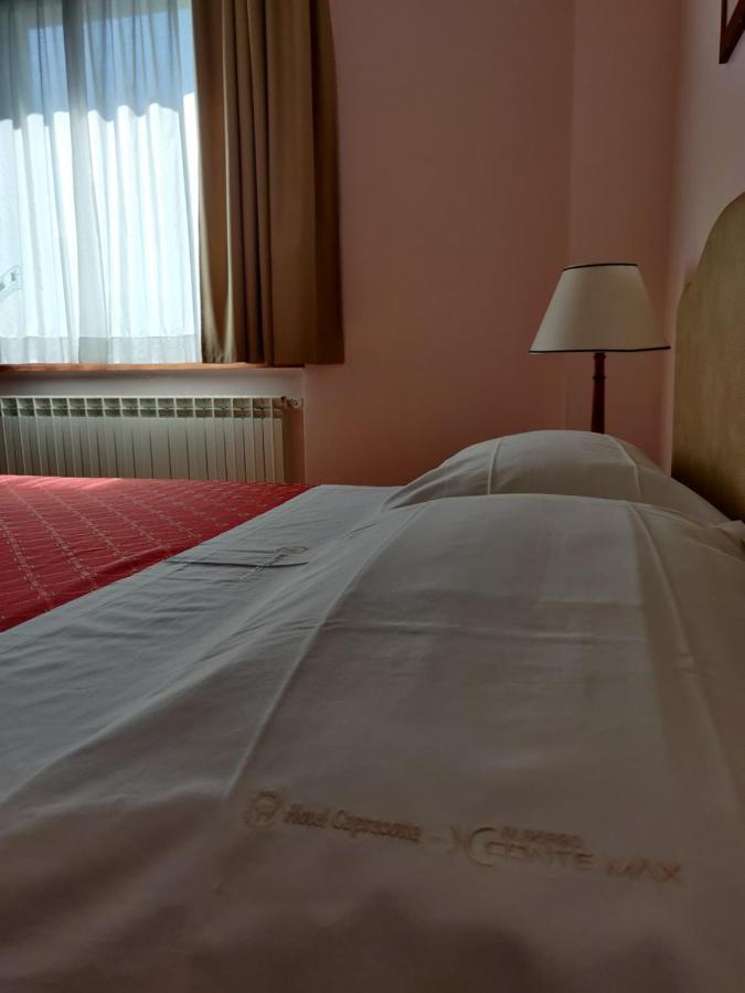 Hotel Капракота Екстериор снимка