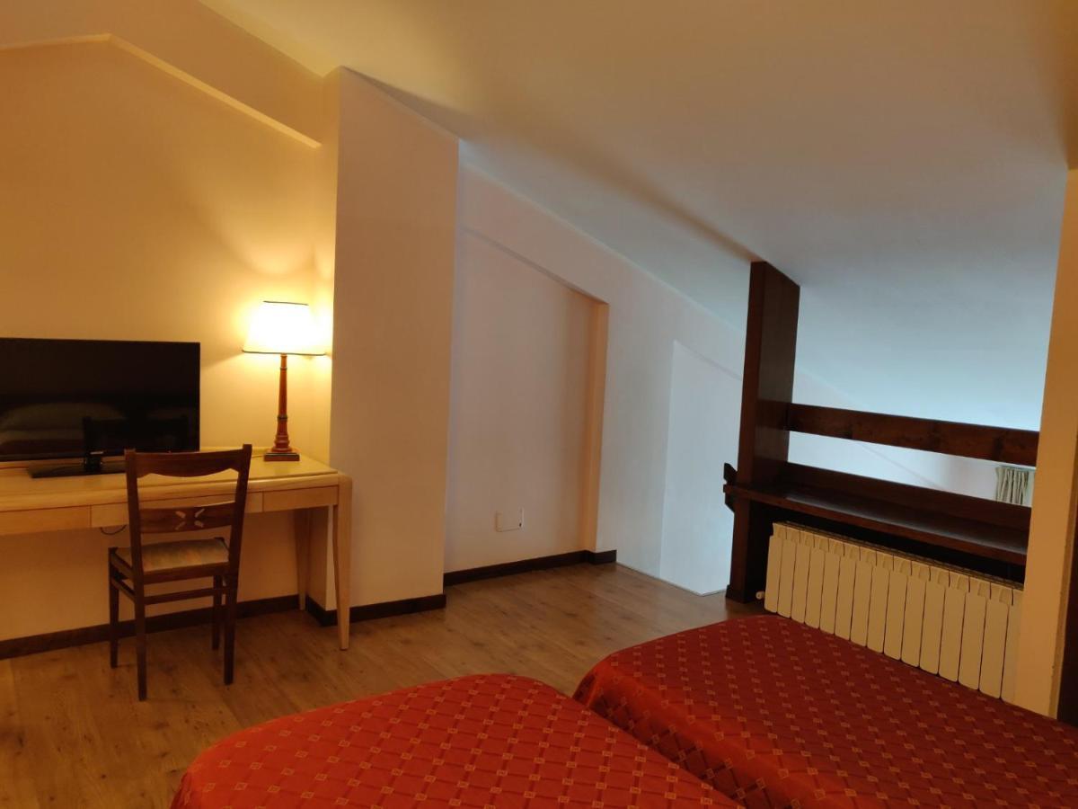 Hotel Капракота Екстериор снимка