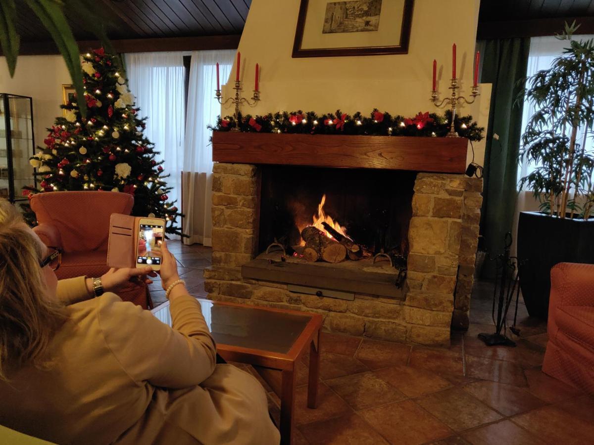 Hotel Капракота Екстериор снимка