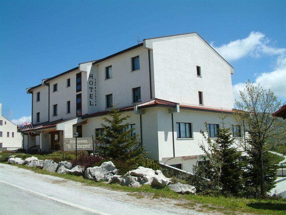 Hotel Капракота Екстериор снимка