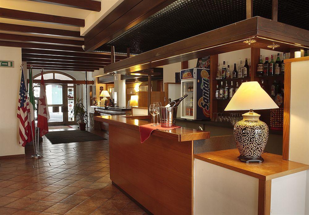 Hotel Капракота Екстериор снимка