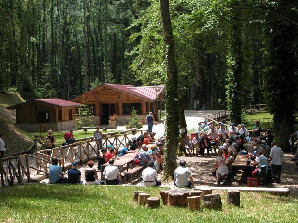Hotel Капракота Екстериор снимка
