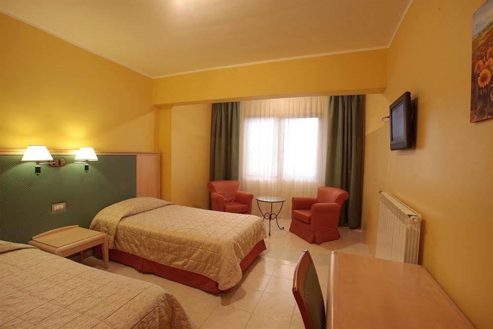 Hotel Капракота Екстериор снимка
