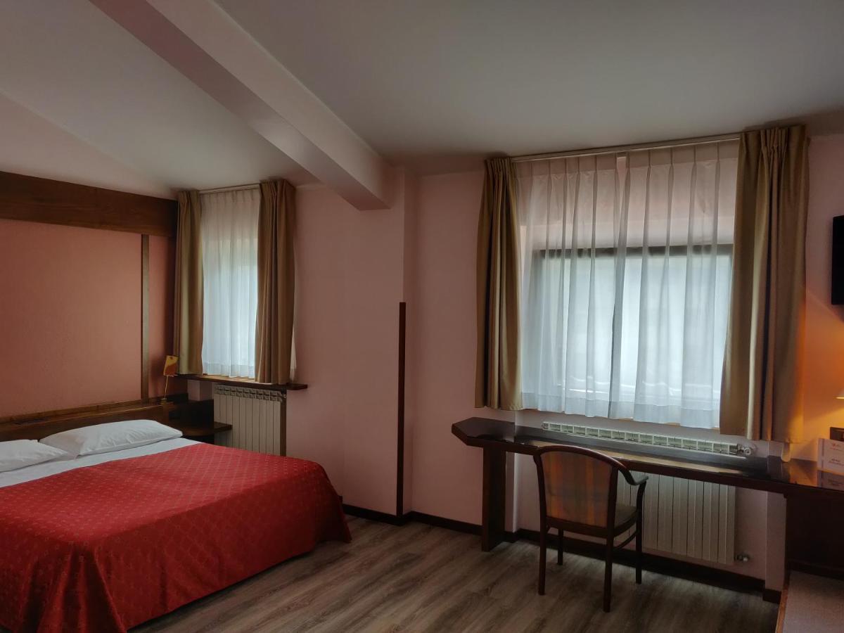 Hotel Капракота Екстериор снимка